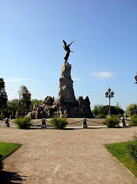 145-Памятник броненосцу Русалка